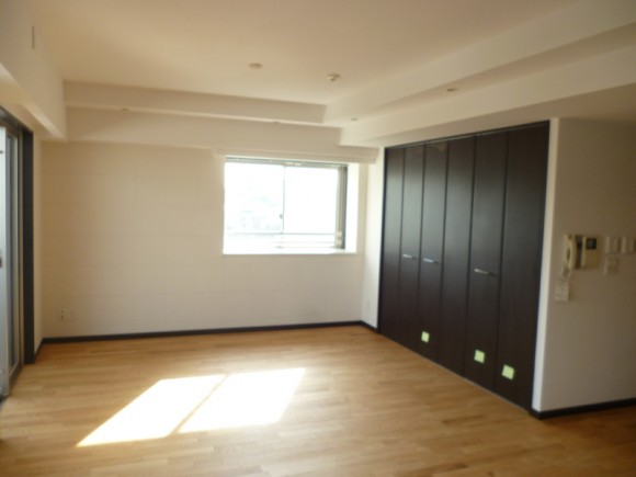 床は国産クリ無垢フローリング