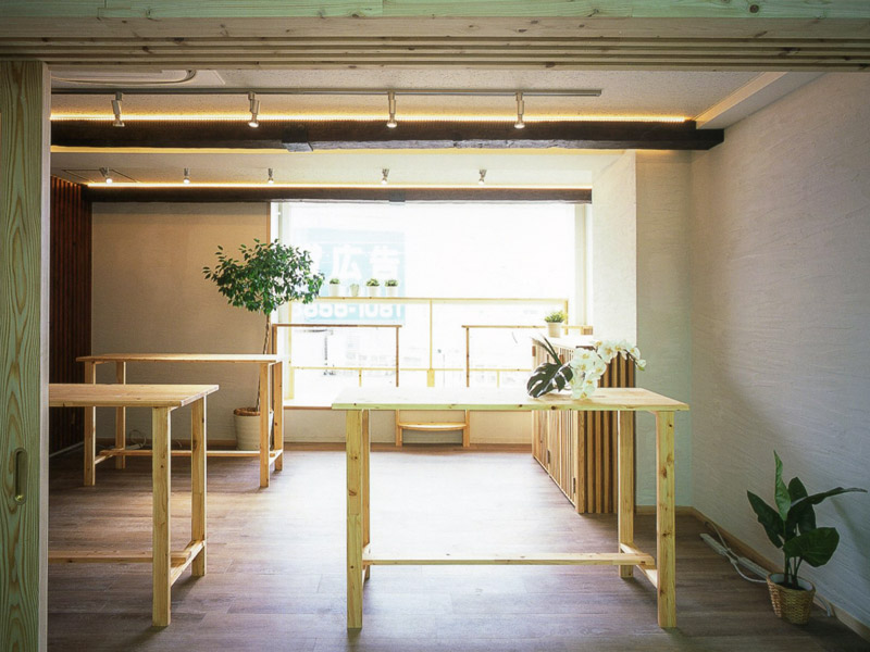 リフレッシュルーム スタンディングテーブル